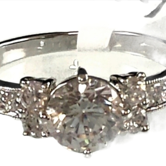Silver Promise Ring  Cubic Zirconia  Ring  Size 5, 9 Round petal cut - Picture 1 of 7
